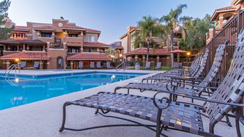 Skyline Gateway Pool and Lounge Area